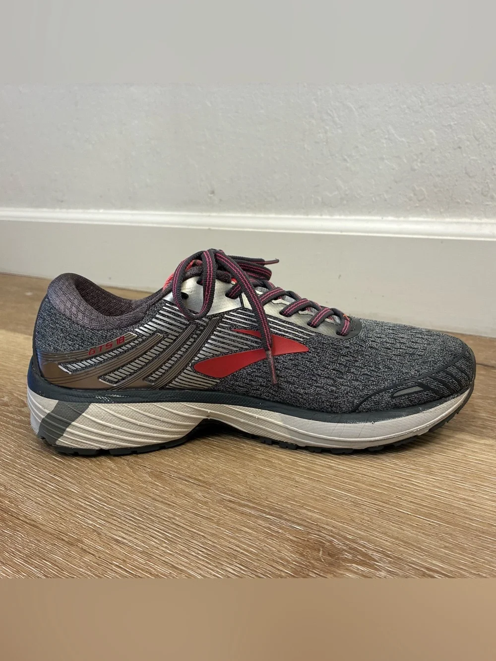 Brooks Adrenaline GTS 18 Running Shoes Grey Pink Women’s US 9.5 EU 41  26.5cm